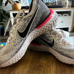 Nike FlyKnit Sneakers size 7.5